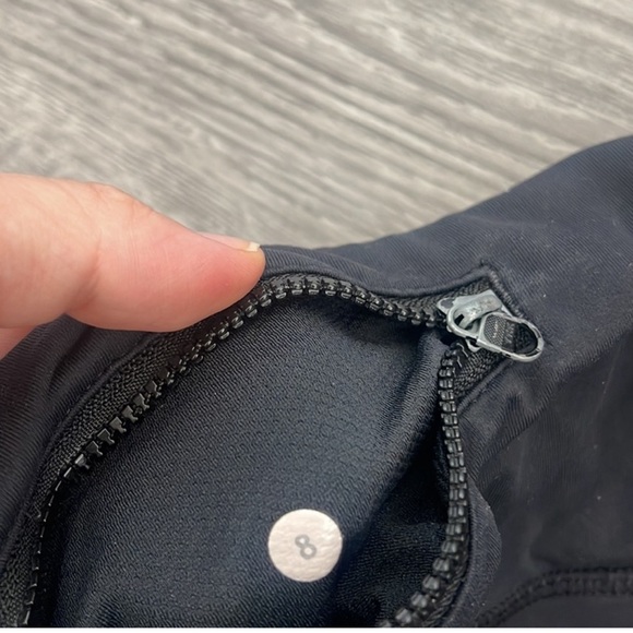 💯 authentic Lululemon Runday Crop - Picture 11 of 11